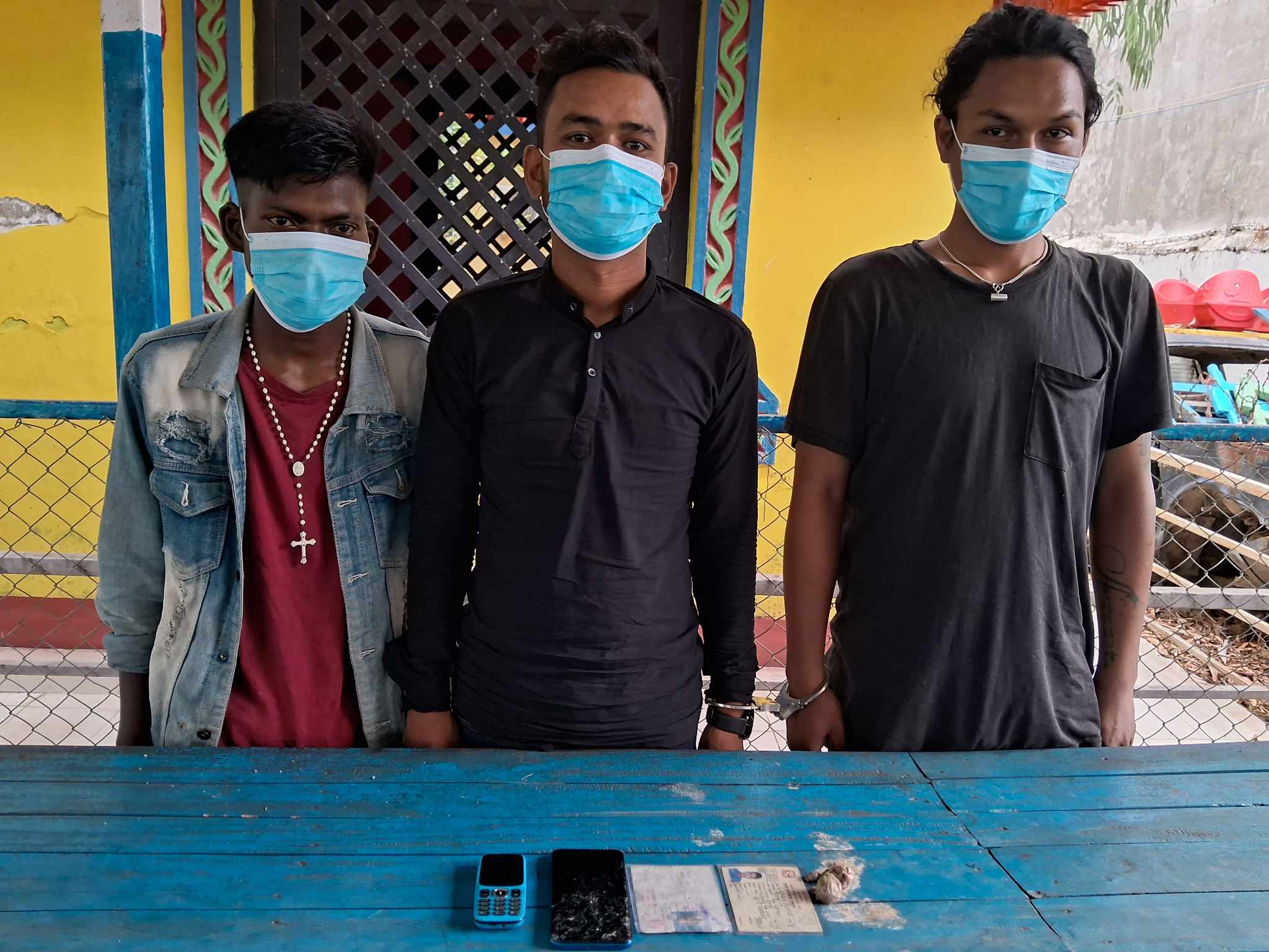 alt